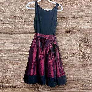 SL Fashions fit and flare taffeta sleeveless dress. Size 14 black and burgundy